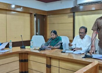 ଆଇନ ଅମାନ୍ୟକାରୀଙ୍କ ଉପରେ କଠୋର ହୁଅ : ଜିଲ୍ଲା ସଡକ ସୁରକ୍ଷା କମିଟିରେ ଜିଲ୍ଲାପାଳଙ୍କ ନିର୍ଦ୍ଦେଶ 