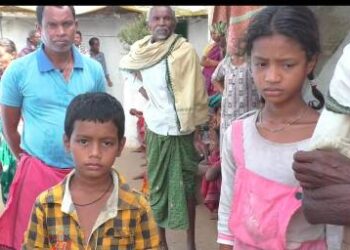 ଦାଦନ ଶ୍ରମିକ ମୃତ୍ୟୁ ଘଟଣା,ସ୍ୱାମୀ କୁ ଅପହରଣ କରି ବେଫିକର ଦାଦନ ସର୍ଦ୍ଦାର : ଗିରଫ ନ କରି ସୁରକ୍ଷା ଦେଉଛି ପୁଲିସ ?
