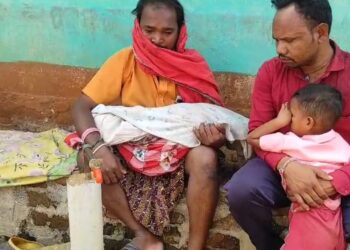 ଟ୍ରାକ୍ଟର ଚକ ତଳେ ଚାପି ହୋଇ ଶିଶୁକନ୍ୟା ମୃତ, ଗାଡି ମାଲିକ ଫେରାର