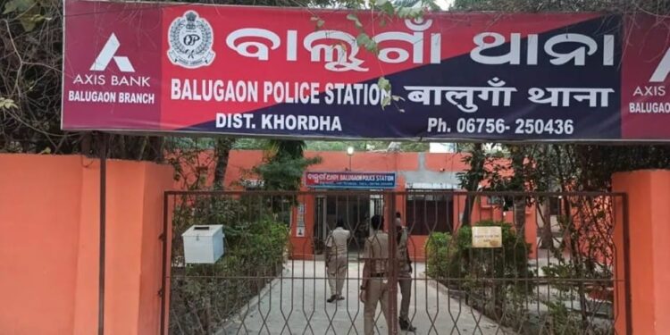 ସ୍ପଷ୍ଟ ଦିବାଲୋକରେ ବୃଦ୍ଧଙ୍କୁ ଠାରୁ ଝାମ୍ପି ନେଲେ ଟଙ୍କା