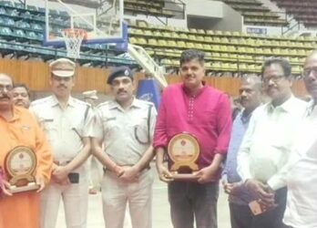 ଶୃଙ୍ଖଳିତ ଦୂର୍ଗାପୂଜା ଏବଂ ଭଷାଣୀ ପାଇଁ ସଦର ଥାନା ପକ୍ଷରୁ ତେଲଙ୍ଗାପେଣ୍ଠ ପୂଜା କମିଟି ପ୍ରଥମ ପାଇକସାହି ଦ୍ୱିତୀୟ ଟ୍ରଫି ହାସଲ କଲେ