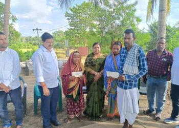 ସୁଖ ଦୁଃଖ ର ସାଥୀ : ବିପଦର ବନ୍ଧୁ ଦଶପଲ୍ଲା ଯୁବ ବିଧାୟକ