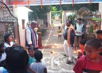 ଏମ କେ ସି ଜି ଦିବ୍ୟାଙ୍ଗ ବିଦ୍ୟାଳୟରେ ଦିପାବଳୀ ଉତ୍ସବ ପାଳିତ କରିଯାଇଛି