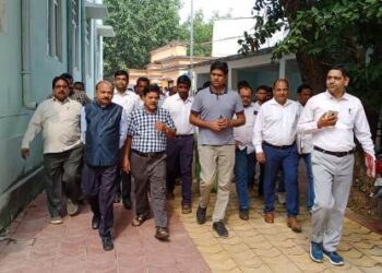 ମୁଖ୍ୟମନ୍ତ୍ରୀଙ୍କ ସ୍ୱତନ୍ତ୍ର ଓ ଯୁଗ୍ମ ସଚିବଙ୍କ ହିଞ୍ଜିଳି ଗସ୍ତ