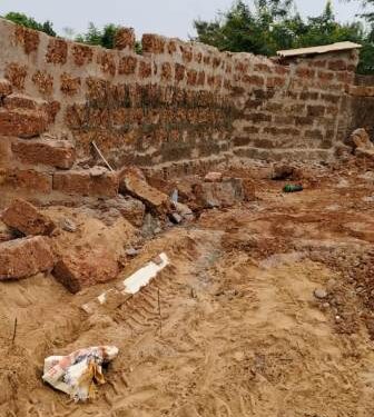 ରାତି ଅଧରେ ଅସହାୟ ମହିଳାଙ୍କ ଘର ଭାଙ୍ଗିଲେ ଦୁର୍ବୃତ୍ତ : ଡ୍ରାଇଭର ଗିରଫ ଅନ୍ୟମାନେ କେବେ..?