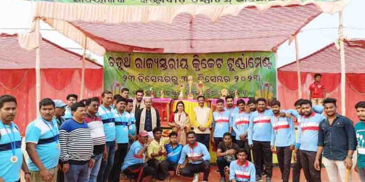 କଣ୍ଟାବାଡ ସ୍ପୋର୍ଟସ ଆସୋସିଏସନ ପକ୍ଷରୁ ପ୍ରଦର୍ଶନୀ ମ୍ୟାଚ : ବେଗୁନିଆ ମିଡ଼ିଆ ହାଉସକୁ ହରାଇଲେ ଟେଲି  ସିରିଏଲ କଳାକାର