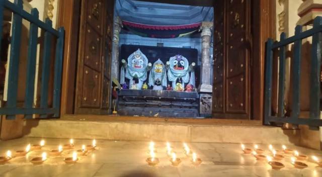 ଶ୍ରୀରଙ୍କନାଥ ଦେବଙ୍କ ପୀଠରେ ଦେବଦୀପାବଳି,ପିତୃ ପୁରଷଙ୍କୁ କଲେପିଣ୍ଡ ଦାନ