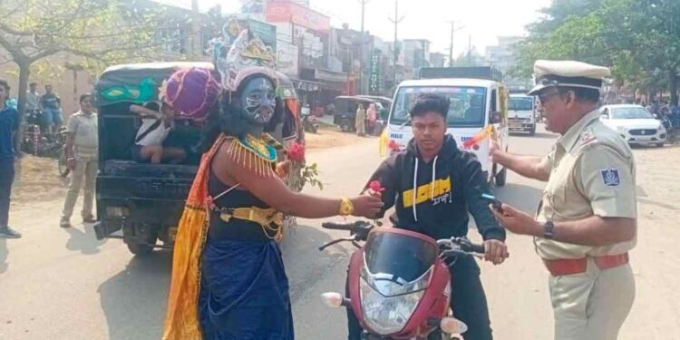 ବାଲୁଗାଁ କଲେଜରେ ପକ୍ଷୀ ସୁରକ୍ଷା – ଚିଲିକା ରକ୍ଷା ସଚେତନତା କାର୍ଯ୍ୟକ୍ରମ