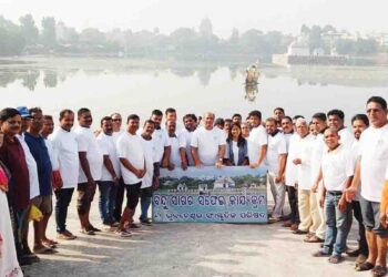 ବିନ୍ଦୁ ସାଗର ସଫେଇରେ ଯୋଗ ଦେଲେ ମନ୍ତ୍ରୀ ଓ ମେୟର