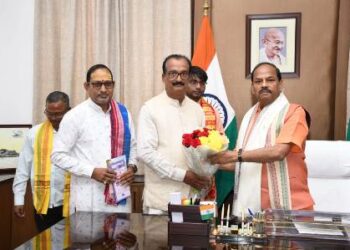ଅଯୋଧ୍ୟାରୁ ଅକ୍ଷତ ସହ ନିମନ୍ତ୍ରଣ ପହଞ୍ଚିଲା ରାଜ୍ୟପାଳଙ୍କ ନିକଟରେ