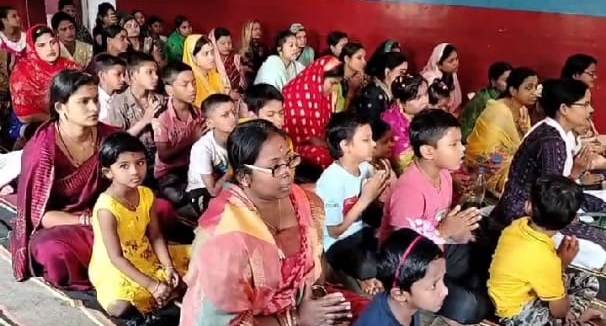 ବୀଣାପାଣି ଶିଶୁ ମନ୍ଦିର ରେ ପରୀକ୍ଷା ଦେଲେ ମାଆ