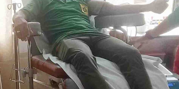 ରକ୍ତହୀନତା ରୋଗୀଙ୍କୁ ରକ୍ତଦାନ କଲେ ୧୦୮ ଆମ୍ବୁଲାନ୍ସ କର୍ମଚାରୀ