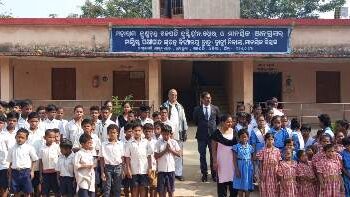 ମୋହନା ଏମ. କେ. ସି. ଜି ସ୍ବତନ୍ତ ବିଦ୍ୟାଳୟରେ ଜଲ୍ଲା ଦୌରାଜଜ୍ଙ୍କ ମାସିକ ପରିଦର୍ଶନ