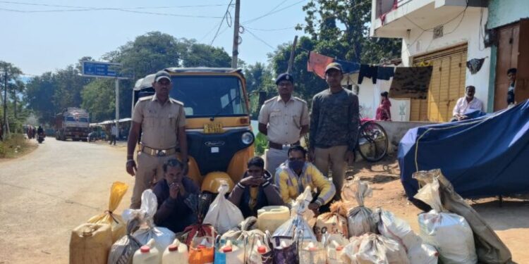 ମୋହନା ଅଞ୍ଚଳରେ ଚୋରା ମଦ ସହ ତିନି ଆସାମୀ ଗିରଫ କୋର୍ଟ ଚାଲାଣ