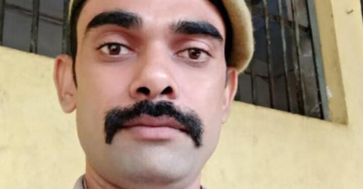 ଅନ୍ ଲାଇନ୍ ରୁ ସାମଗ୍ରୀ କିଣି ଯୁବକ ହଟହଟା