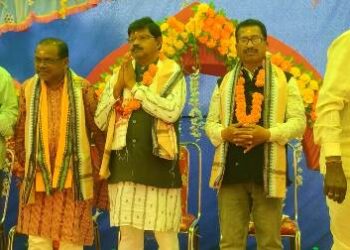 ଆଦିବାସୀ ଙ୍କ ପ୍ରସିଦ୍ଧ ବୁଢାଦେଓ ମହୋତ୍ସବ ରେ ଯୋଗ ଦେଲେ ରାଜ୍ୟସଭା ସାଂସଦ ନିରଞ୍ଜନ ବିଶି : ଆଦିବାସୀ ଙ୍କ ମହାନ ସଂସ୍କୃତି ସୁରକ୍ଷା ପାଇଁ ଆହ୍ୱାନ
