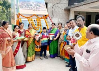 ପୂର୍ବାହ୍ନରେ ତିନିଦିନିଆ ସରକାରୀ ଗସ୍ତରେ ଆସିଥିବା କେନ୍ଦ୍ର ମସ୍ଚ୍ୟ ଓ ପଶୁ ସମ୍ପଦ ମନ୍ତ୍ରୀ ପୁରୁଷୋ ମରୁପାଲା ବାଲୁଗାଁ ଚିଲିକା କୂଳରେ ପହଞ୍ଚିଛନ୍ତି