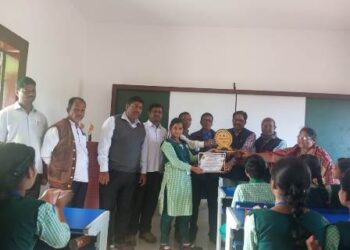 ଯସ୍ମିନ୍ ଙ୍କୁ ନିଜ ଵିଦ୍ୟାଳୟ ରେ ସମ୍ଵର୍ଦ୍ଧନା