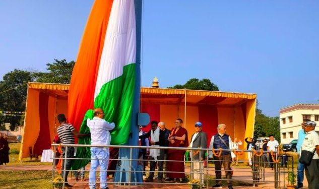 ମୋହନା ବ୍ଲକର ଜିରାଙ୍ଗ ବୁଦ୍ଧ ମନ୍ଦିର ପରିସରରେ ସୁଉଚ୍ଚ ତ୍ରିରଙ୍ଗା ପତାକା ସ୍ତମ୍ବକୁ ଉଦ୍ଘାଟନ କଲେ ଗଜପତି ଜିଲ୍ଲାପାଳ