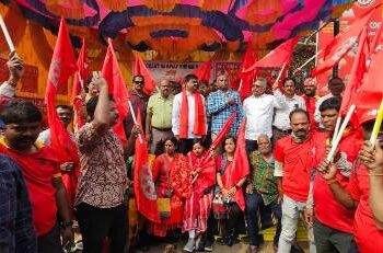 ପୁରୁଣା ପେନସନ୍ ଲାଗୁ କରିବା ପାଇଁ ଶ୍ରମିକ ୟୁନିଅନର କ୍ଷୁଧା ଅନଶନ