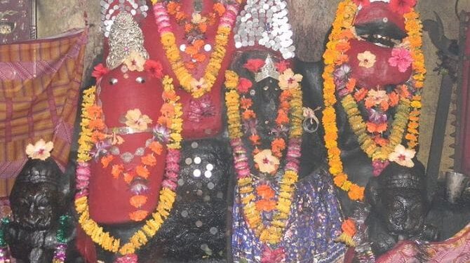 ମକର ପର୍ବ ରେ ଚିଲିକା ଭିତରେ ମା କାଳିଜାଇ ଦର୍ଶନ ନିମନ୍ତେ ଦର୍ଶକ ଙ୍କ ଭିଡ଼