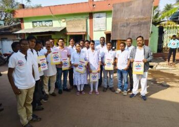 ରୋଗୀ ଙ୍କୁ ରକ୍ତ ଦେଇ ଜୀବନ ବଞ୍ଚାଇଲେ ସାମ୍ବାଦିକ