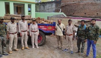 ଚନ୍ଦ୍ରଗିରି ରେଞ୍ଜ ଅଧିକାରୀ ଶାଗୁଆନ ଗଣ୍ଡୀ ସହ ଟ୍ରାକ୍ଟର ଜବତ କଲେ
