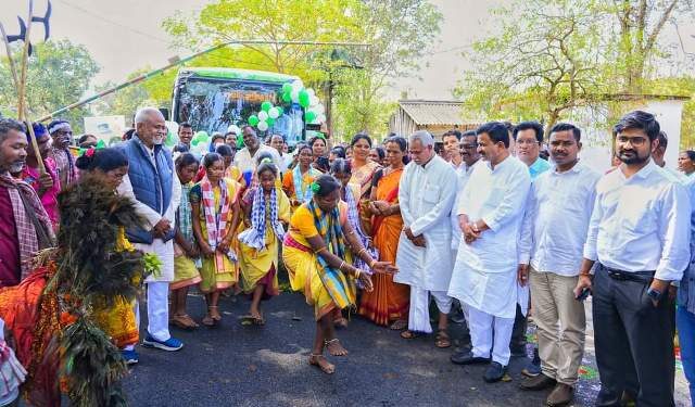 କନ୍ଧମାଳ ଜିଲ୍ଲାରେ ଗଡ଼ିଲା ଲଷ୍ମୀ ବସ୍‌ : ଭର୍ଚୁଆଲ ମାଧ୍ୟମରେ ଉଦ୍‌ଘାଟନ କଲେ – ମୁଖ୍ୟମନ୍ତ୍ରୀ