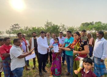 ଓଏଲଆଇସି ଅଧ୍ୟକ୍ଷଙ୍କ ଯାଜପୁର ଡିଭିଜନ କାର୍ଯ୍ୟାଳୟ ପରିଦର୍ଶନ କାର୍ଯ୍ୟ ସମୀକ୍ଷା ସହ କ୍ଷେତ୍ର ପରିଦର୍ଶନ କରି ଚାଷୀଙ୍କ ସହ ଆଲୋଚନା ସଫଳ ମହିଳା ଚାଷୀମାନଙ୍କୁ ସମ୍ବର୍ଦ୍ଧନା