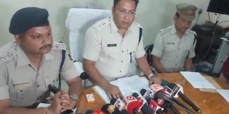 ଖୋର୍ଦ୍ଧା ରେ ୨୬୨ ଗ୍ରାମ ବ୍ରାଉନ ସୁଗାର ସହିତ ୬ ଗିରଫ