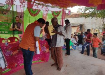 ସମାଜସେବୀ ଙ୍କ ମସାରି ବଣ୍ଟନ କାର୍ଯ୍ୟକ୍ରମ