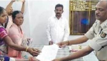 ମଦ ବିରୋଧୀ ଆନ୍ଦୋଳନ କଲେ ଅଞ୍ଚଳବାସୀ
