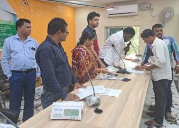 ନୂଆଗାଁ ବ୍ଲକ୍ ରେ ବି ଏସ୍ କେ ୱାଇ ନବୀନ କାର୍ଡ ବଣ୍ଟନ