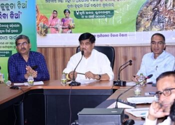 ଘରଦୁଆରେ ପୁଷ୍ଟି ଯୋଜନା ଦ୍ୱାରା ଅପପୁଷ୍ଟି ଦୂରୀକରଣ ପାଇଁ କୁକୁଡ଼ା ଚିଆଁ ବଣ୍ଟନ କାର୍ଯକ୍ରମର ଶୁଭାରମ୍ଭ