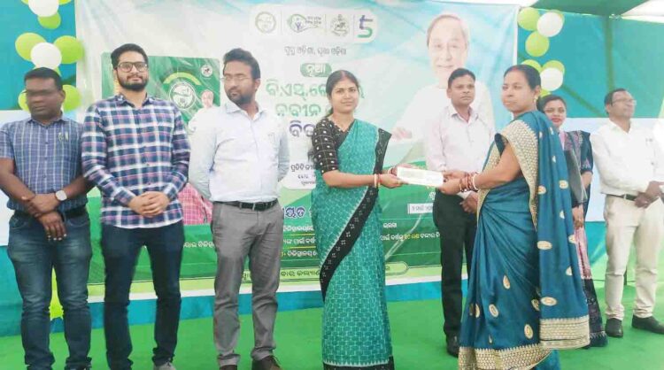 ଚମ୍ପୁଆ ଠାରେ ମିଶନ ଶକ୍ତି କାଫେର ଶୁଭ ଉଦଘାଟନ କଲେ ଚମ୍ପୁଆ ବିଧାୟିକା