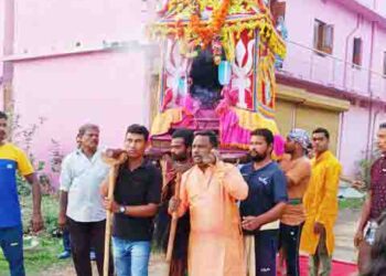 ପ୍ରଭୁ ଶ୍ରୀ ଶ୍ରୀ କଳିଯୁଗେଶ୍ଵର ଙ୍କ ପୂର୍ଣ୍ଣିମା ପଙ୍କ୍ତି ଭୋଗ ଲାଗି