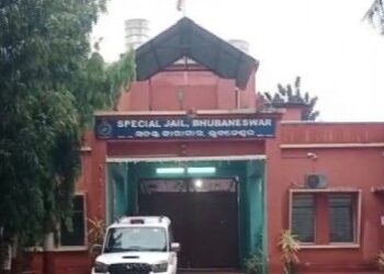ଝାରପଡ଼ା ଜେଲରେ କମିଶନରେଟ୍ ପୁଲିସର ରେଡ୍‌