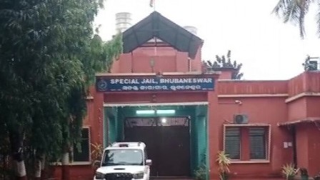 ଝାରପଡ଼ା ଜେଲରେ କମିଶନରେଟ୍ ପୁଲିସର ରେଡ୍