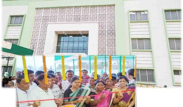 ଯୋଡ଼ା ପୌରାଞ୍ଚଳରେ ବହୁମୁଖୀ ଇନ୍ ଡୋର ଷ୍ଟାଡିୟମ ଉଦଘାଟନ