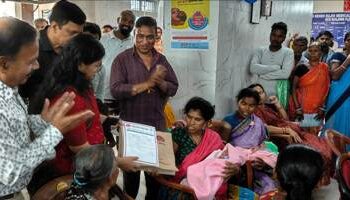 ଭବାନୀପାଟଣାରେ ନବଜାତ ଶିଶୁମାନଙ୍କୁ ସ୍ଵାଗତ ସମ୍ବର୍ଦ୍ଧନା ଉତ୍ସବ ଏବଂ ” କନ୍ୟା ସୁରକ୍ଷା କବଚ” ପ୍ରଦାନ କାର୍ଯ୍ୟକ୍ରମ