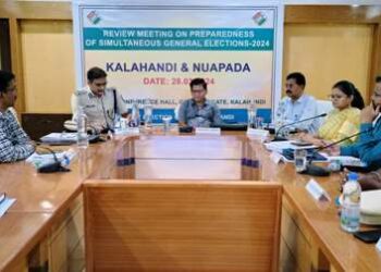ମୁଖ୍ୟ ନିର୍ବାଚନ ଅଧିକାରୀଙ୍କ କଳାହାଣ୍ଡି ଜିଲ୍ଲା ଗସ୍ତ