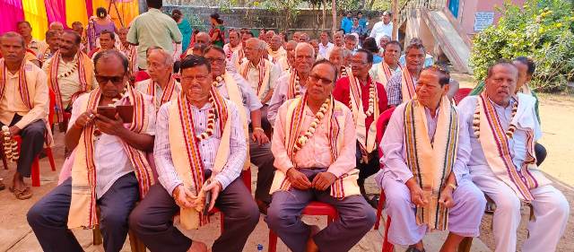 ସେବା ନିବୃତ୍ତ ଶିକ୍ଷକ ଶିକ୍ଷୟତ୍ରୀଙ୍କ ପୂଜ୍ୟ ପୂଜା ନମନ କାର୍ଯ୍ୟକ୍ରମ ଅନୁଷ୍ଠିତ