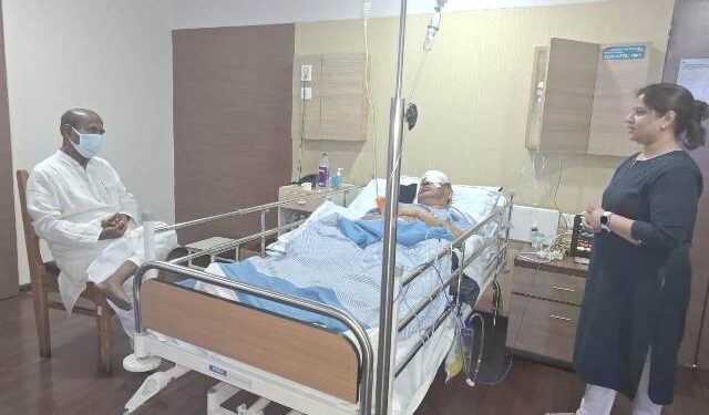 ପ୍ରସନ୍ନ ଆଚାର୍ଯ୍ୟ ଙ୍କ ସହ କଥା ହୋଇ ସ୍ୱାସ୍ଥ୍ଯବସ୍ଥା କଥା ବୁଝିଲେ – ଛତିଶଗଡ ରାଜ୍ୟପାଳ