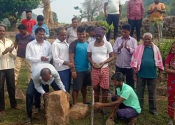 ଶ୍ମଶାନକୁ ରାସ୍ତା ପାଇଁ ଜମି ଦାନକଲେ ତାବରଡା ସରପଞ୍ଚ ଉଦାର ମାନବିକତା
