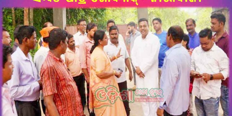 ରଣପୁର ନିର୍ବାଚନ ମଣ୍ଡଳୀରେ ଦେଖିବାକୁ ମିଳିଛି : ସମ୍ବିତ ପାତ୍ର ଗୋ ବ୍ୟାକ୍ ନାରାବାଜୀ ଦେବା ସହ – ସୁରମା ପାଢ଼ି ଜିନ୍ଦାବାଦର ସ୍ଲୋଗାନ  