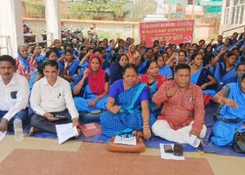 CITU ନେତୃତ୍ଵରେ ରାଜ ସୁନାଖଳା ଗୋଷ୍ଠି ସ୍ୱାସ୍ଥ୍ୟ କେନ୍ଦ୍ର ସମ୍ମୁଖରେ ଆଶାକର୍ମୀଙ୍କ ଗଣଧାରଣା