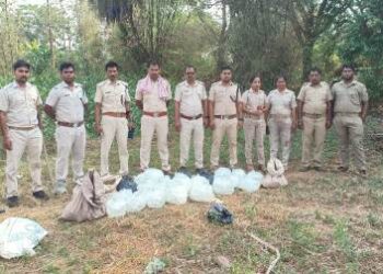 ବିପୁଳ ପରିମାଣର ମଦ ଓ ପୋଚ ଜବତ 