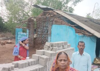 କାଳବୈଶାଖୀ ରେ ଭାଙ୍ଗିଲା ବହୁ ଆଜବେଷ୍ଟସ ଘର