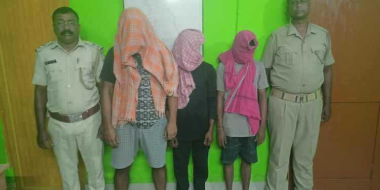 ମନ୍ଦିର ଦାନବାକ୍ସ ଚୋରି ଘଟଣା ୩ ଅଭିଯୁକ୍ତଙ୍କୁ ବାନ୍ଧିଲା ବଳଙ୍ଗା ପୋଲିସ୍