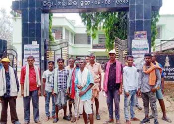 ଜମି ଉନ୍ନତି କାମ କରି ପାଉଣା ପାଇନଥିବା ଅଭିଯୋଗ ଆଣିଲେ ପତ୍ରାପାଲି ଗାଁ ହିତାଧିକାରୀ